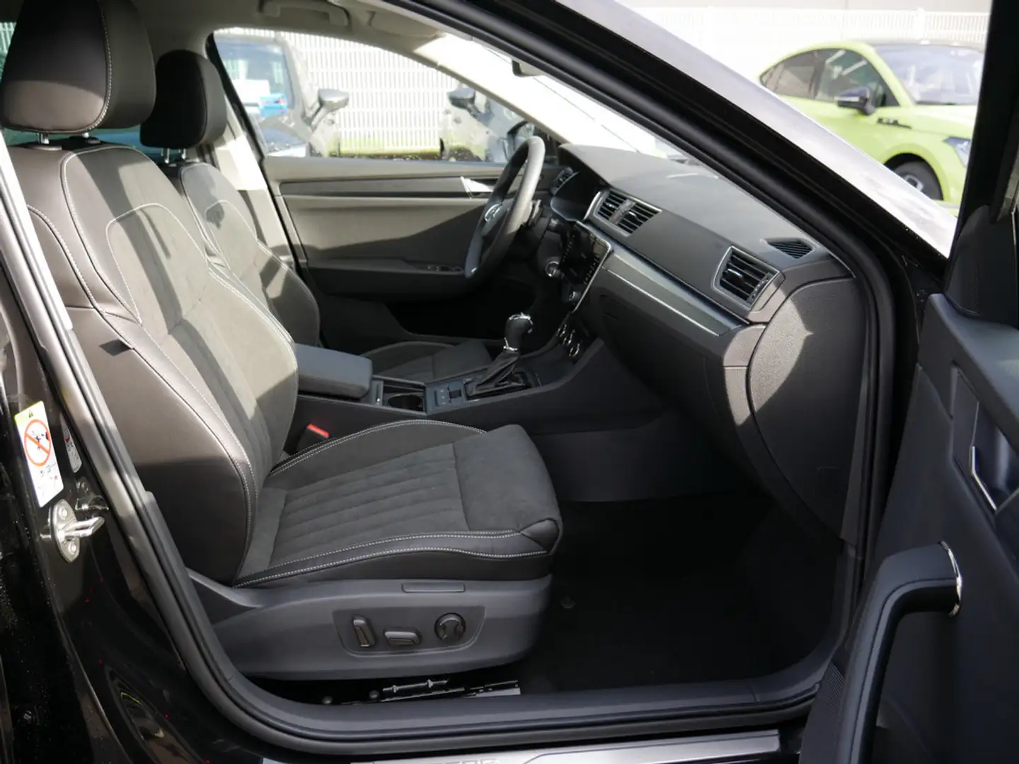 Skoda Superb COMBI STYLE 2.0 TDI SHZ ACC MATRIX-LED Schwarz - 2