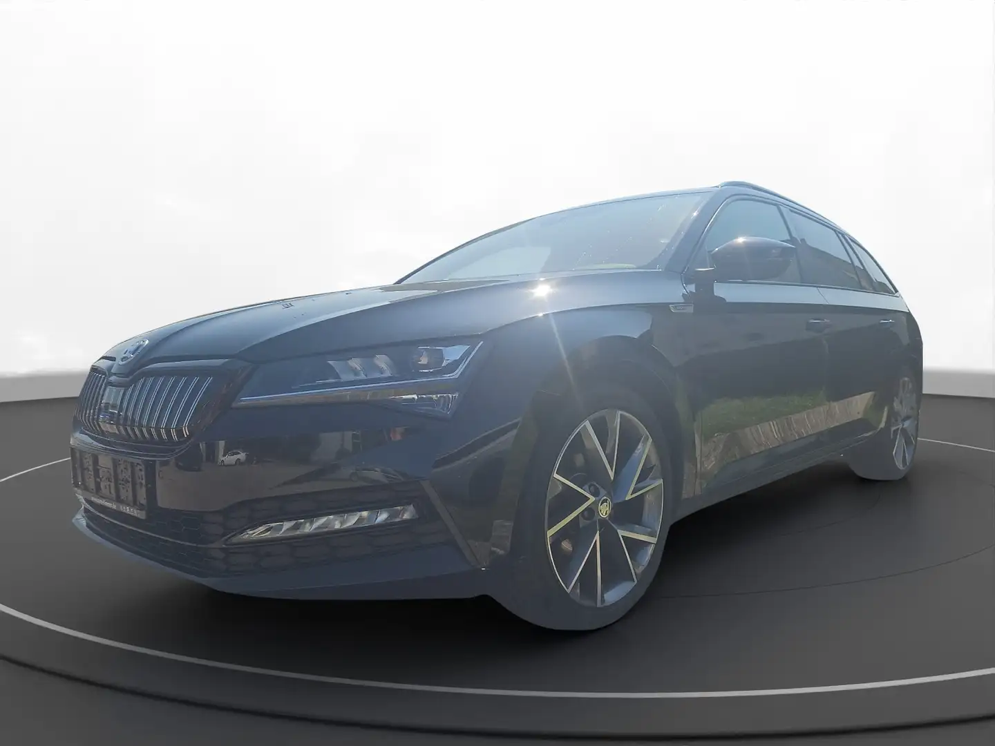 Skoda Superb COMBI iV 1.4 TSI DSG e-Hybrid SPORTLINE Schwarz - 2