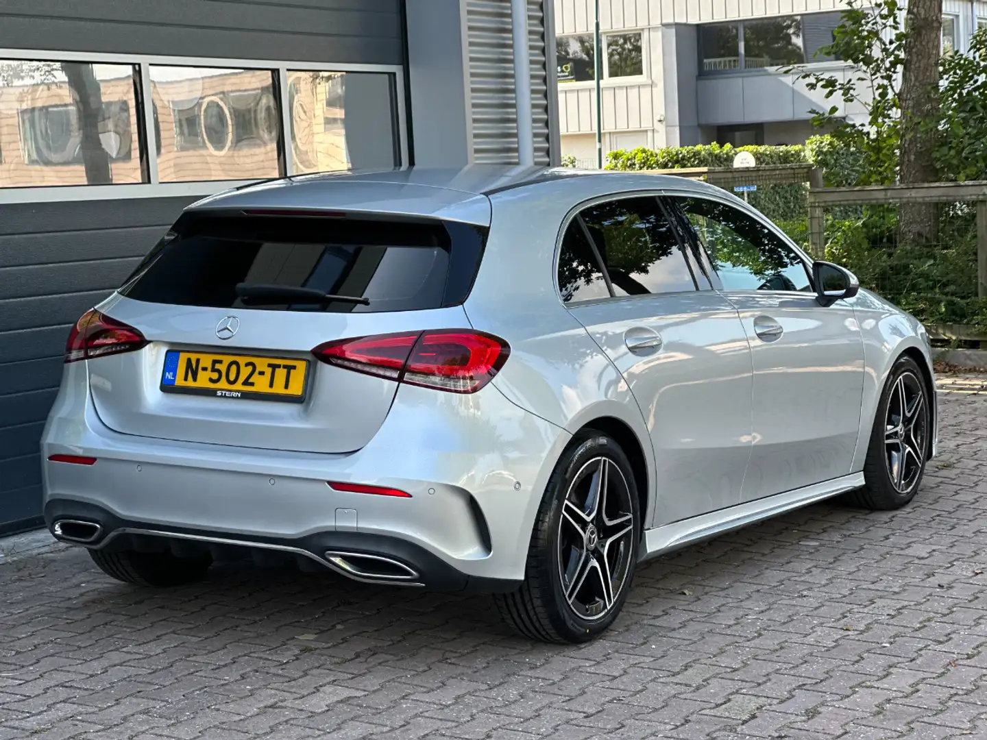 Mercedes-Benz A 220 D SFEERVERLI/LEDER/AMG LINE Grijs - 2