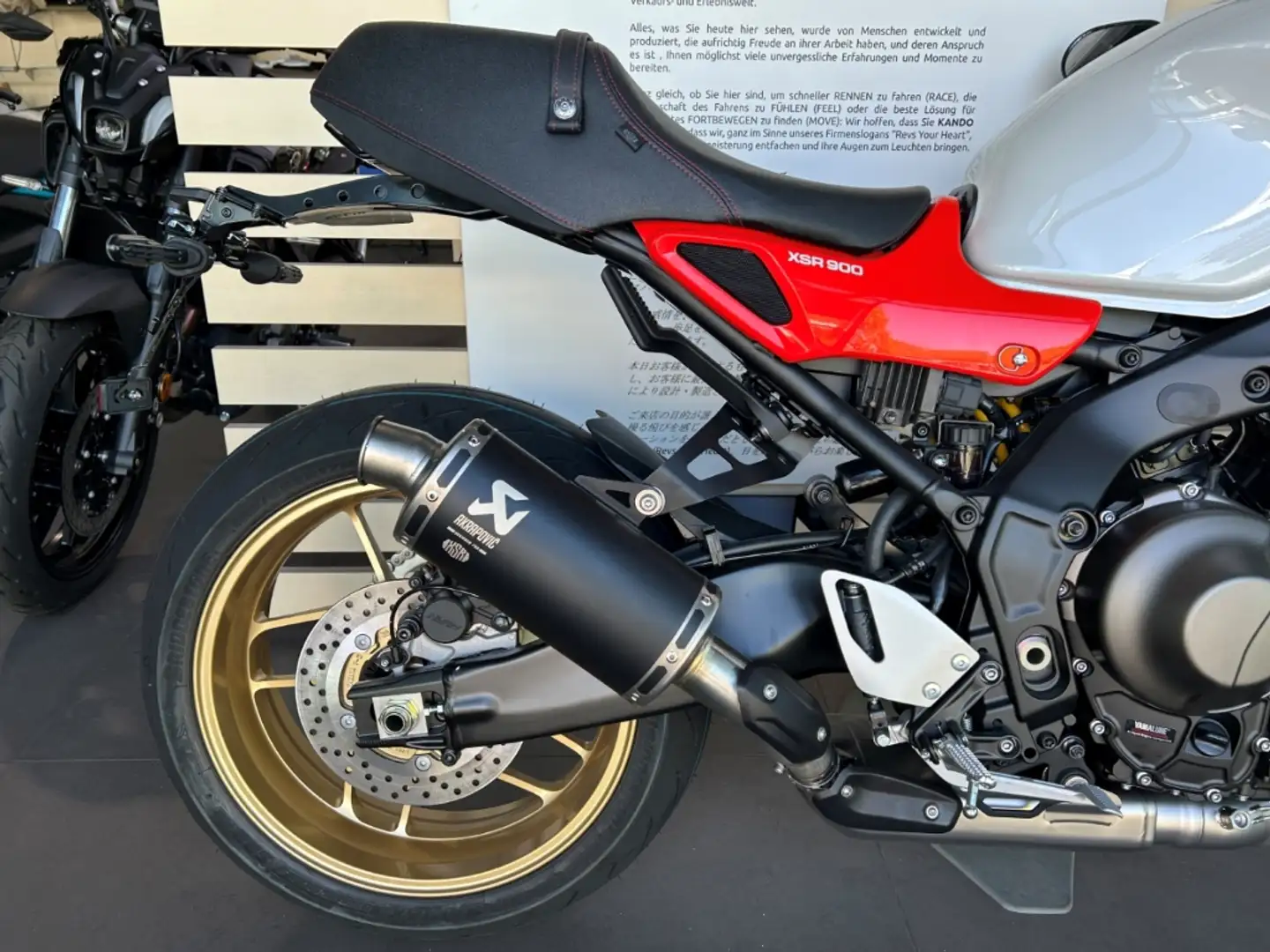 Yamaha XSR 900 2024 incl  Smooth Pack Rot - 2