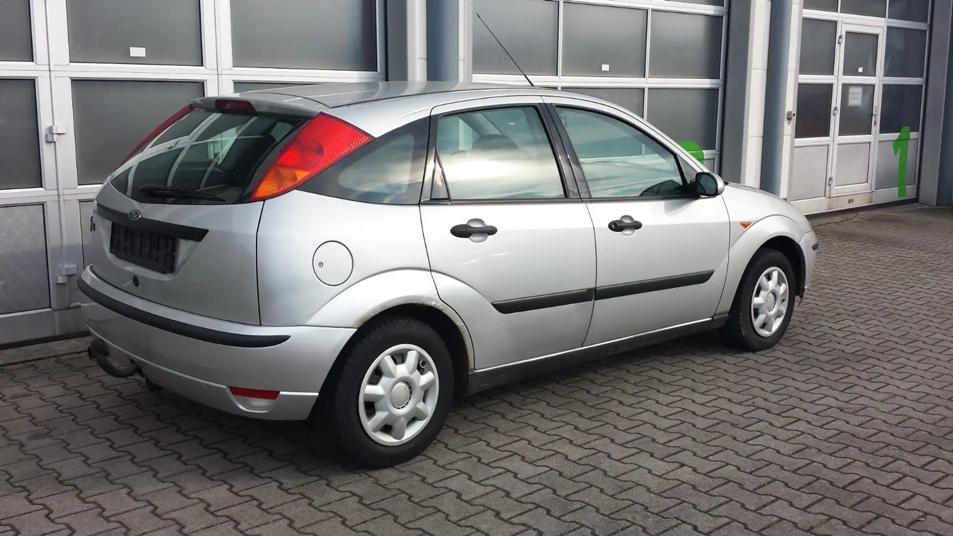Ford Focus 1,6l 5-türer Argent - 2