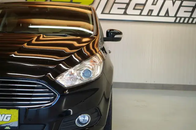 Ford S-Max view 10