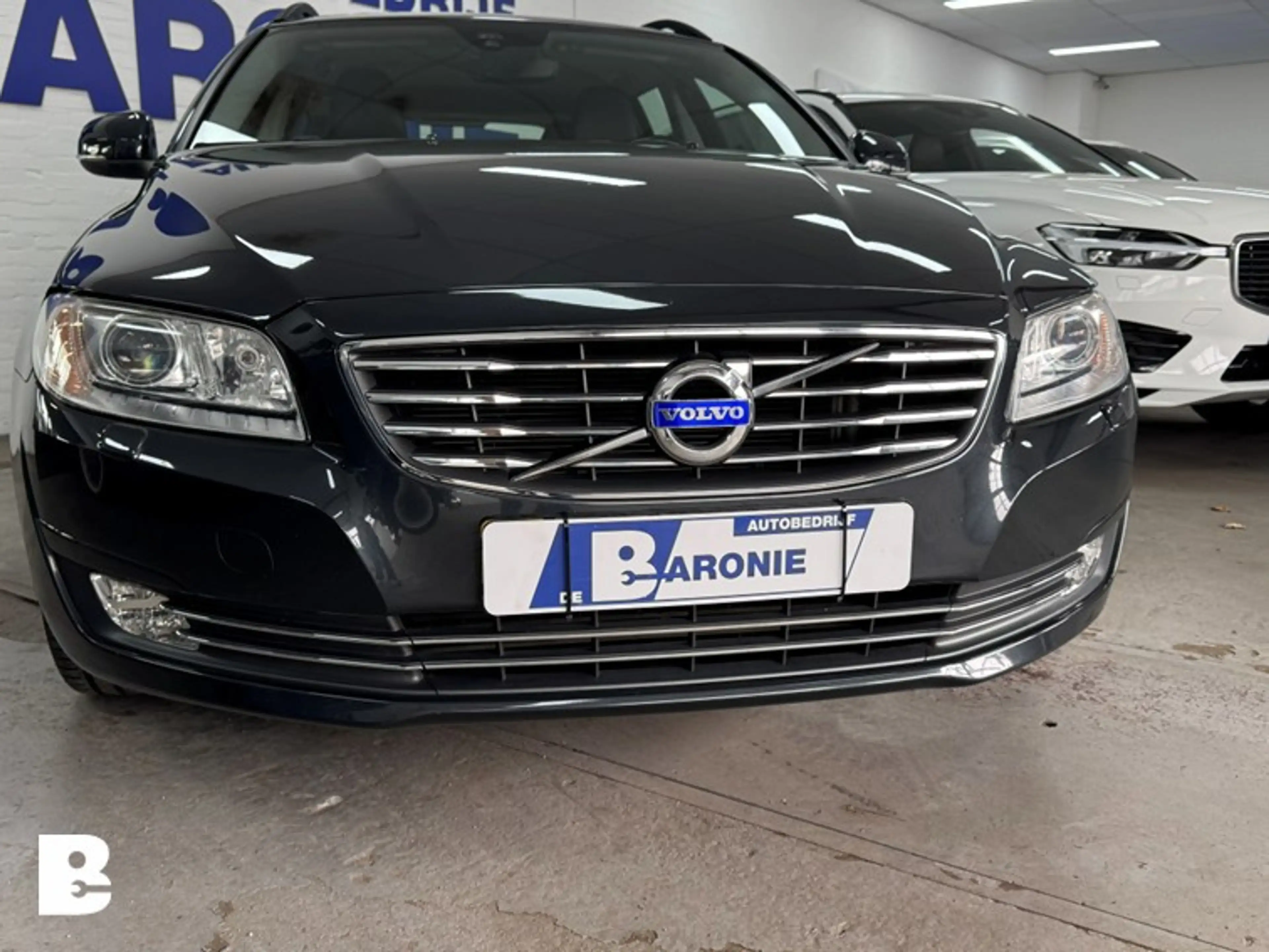 Volvo V70 1.6 T4 Nordic+ standkachel — photo 13