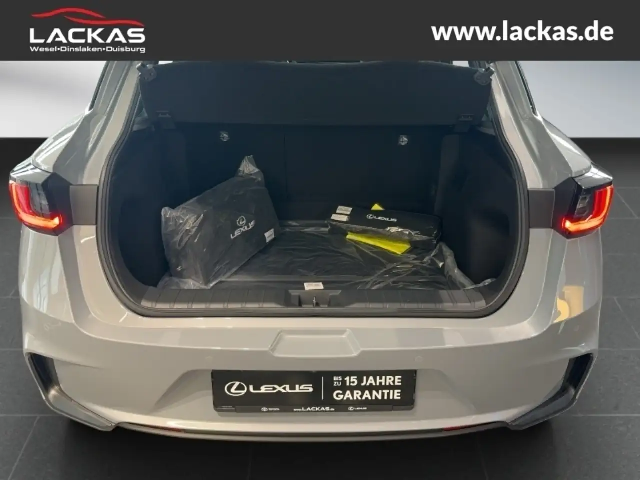 Lexus LBX Basis*1.5*KOMFORT-PAK.*SHZ 15J-GARANTIE 9