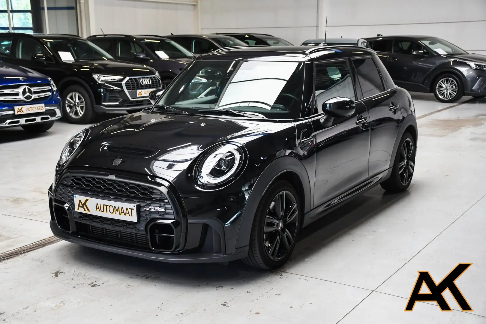 MINI Cooper S 2.0A DCT Automaat J.C.W Line -NAVI / PANO / CAMERA Zwart - 1