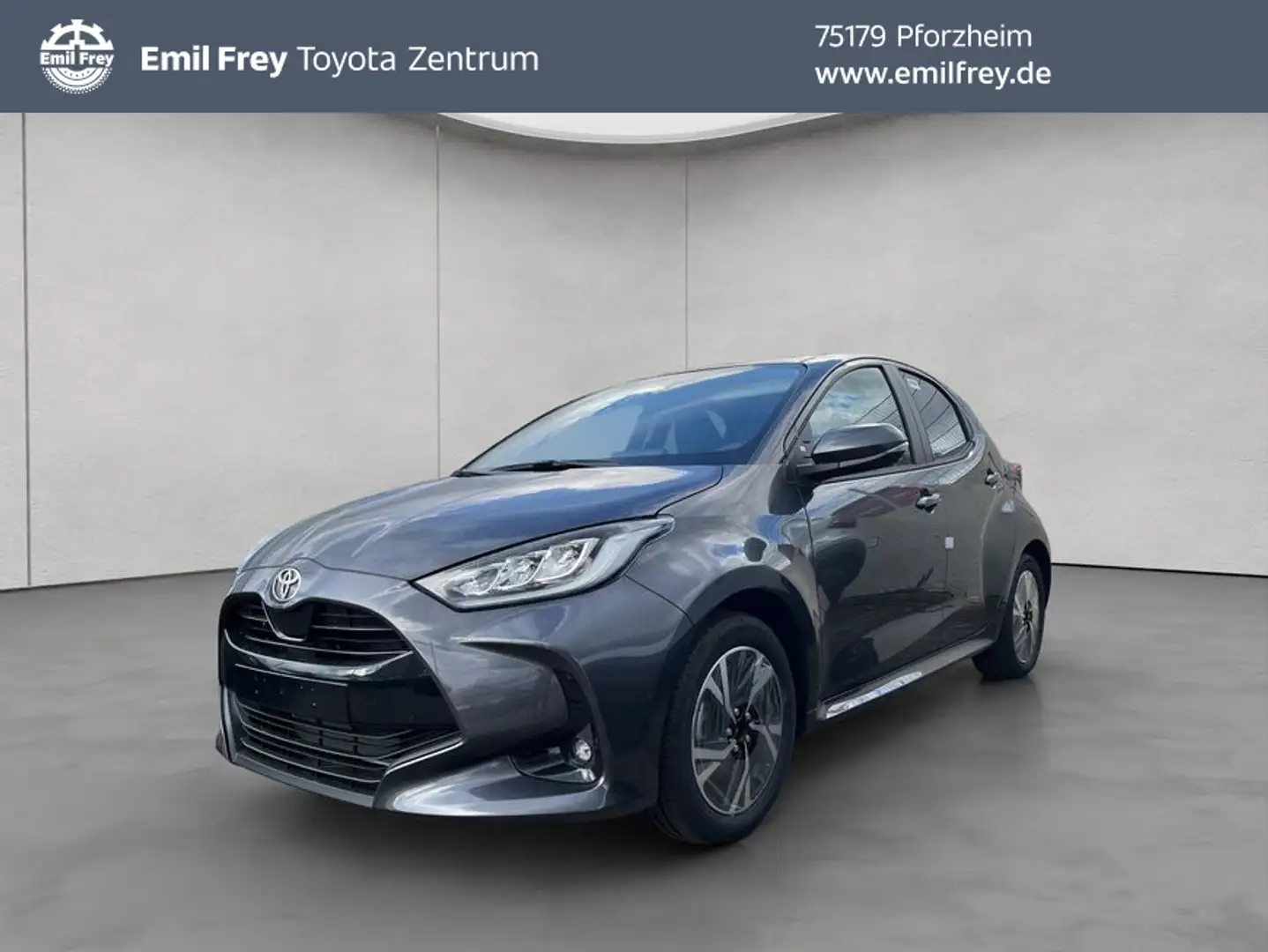 Toyota Yaris Hybrid 116 1.5 VVT-i Teamplayer Comfort-Pake Grijs - 1