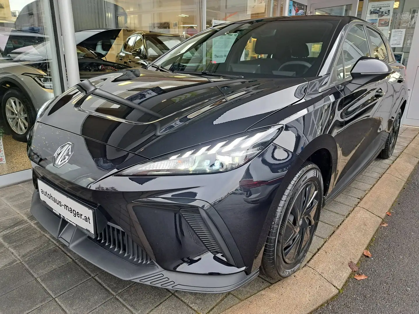 MG MG4 MG  EV 51 kWh Standard Fekete - 2