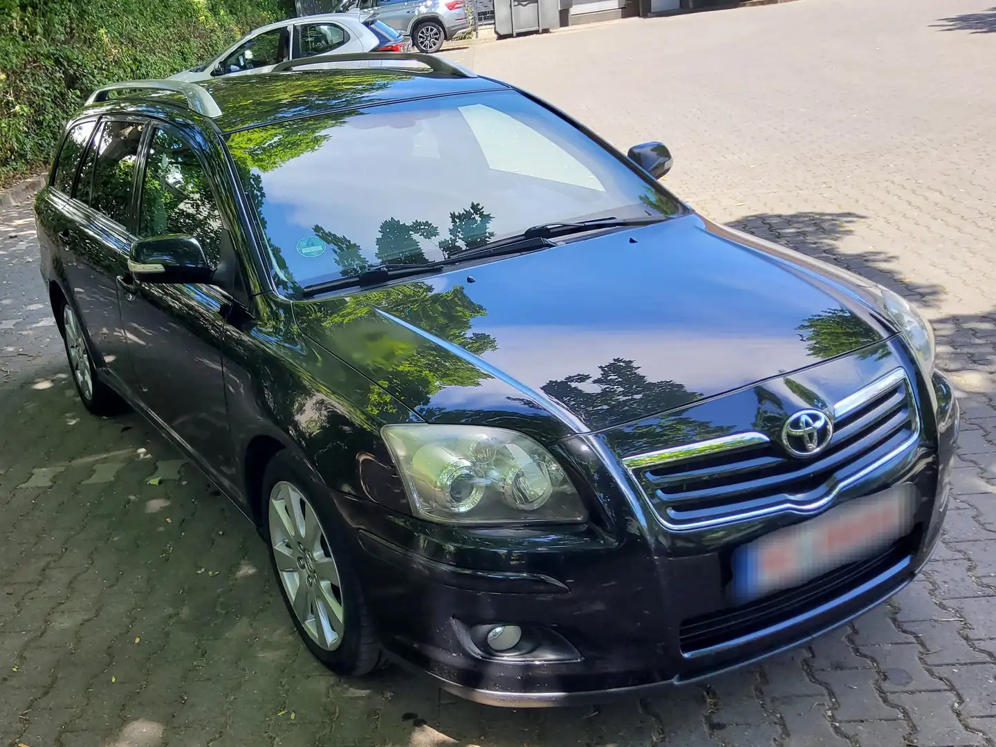 Toyota Avensis 2.0 D-4D Combi Team Schwarz - 2