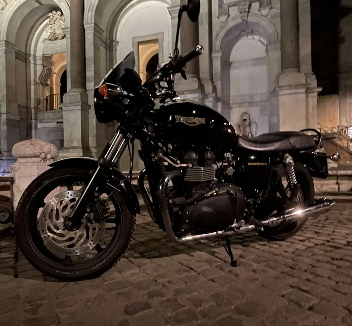 Triumph Bonneville SE triumph Bonneville SE (865cc) - 1