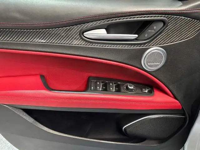 Alfa Romeo Stelvio view 10