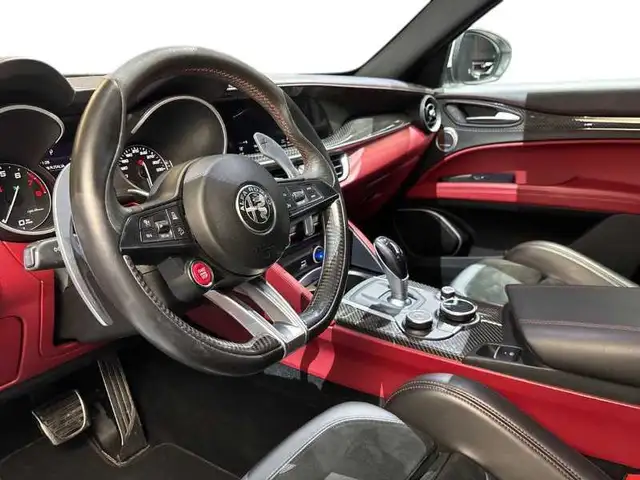 Alfa Romeo Stelvio view 11