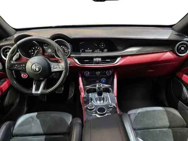 Alfa Romeo Stelvio view 13