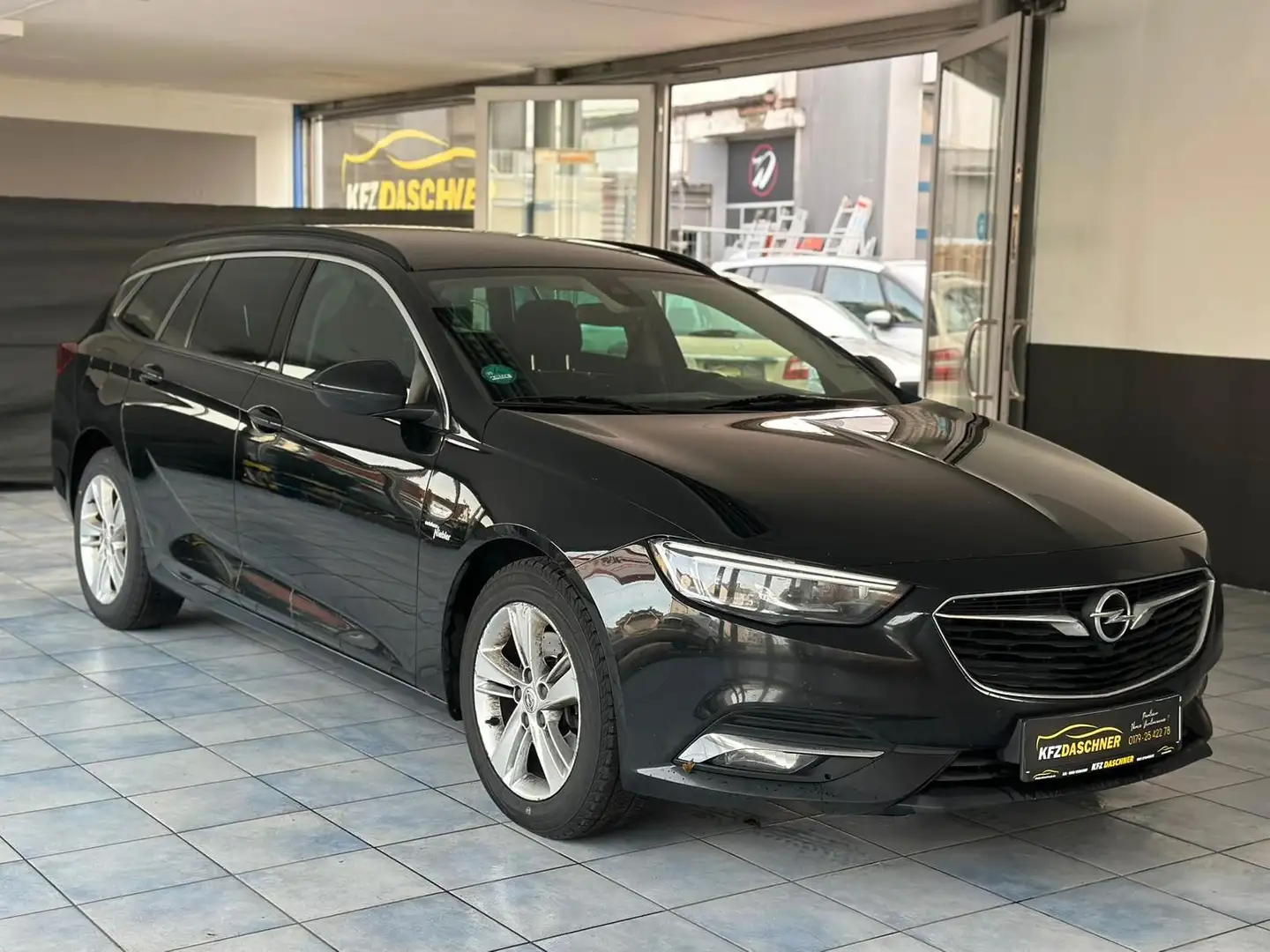 Opel Insignia B 2,0 Ltr. -125 kW 16V C Tourer Edition Black - 1