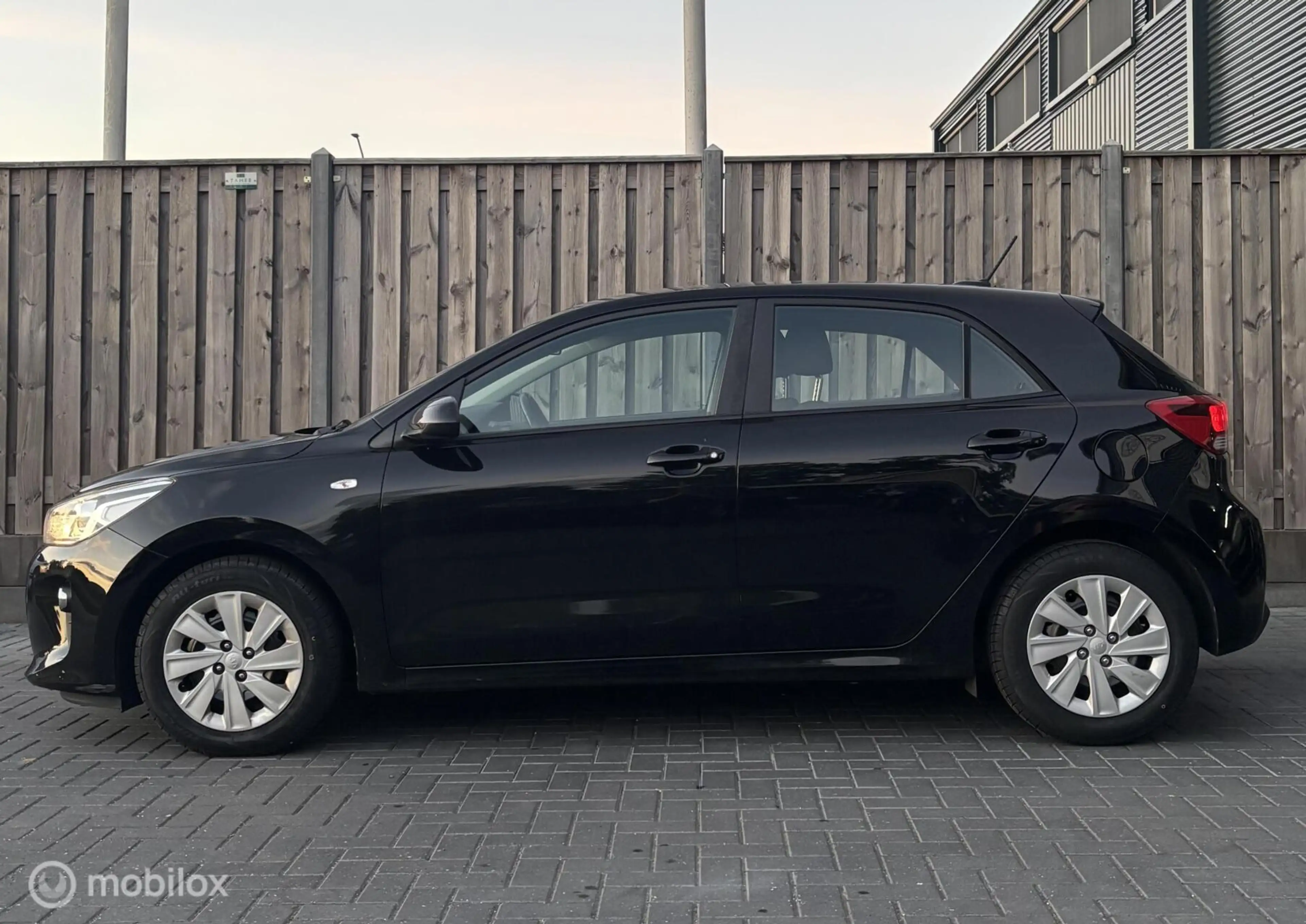 Kia Rio 1.0 TGDI ComfortPlusLine Navigator/ CARPLAY/CRUISE — photo 6