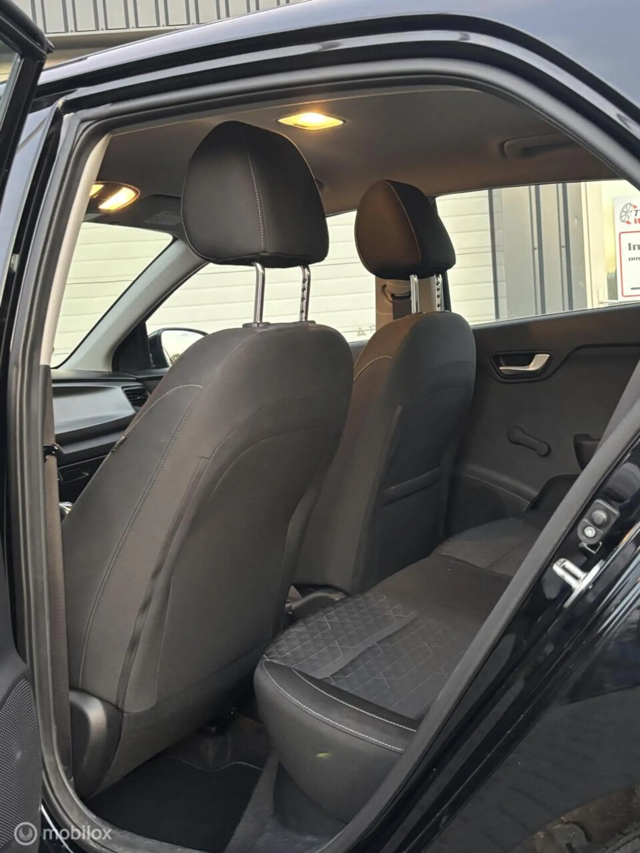 Kia Rio 1.0 TGDI ComfortPlusLine Navigator/ CARPLAY/CRUISE — photo 9