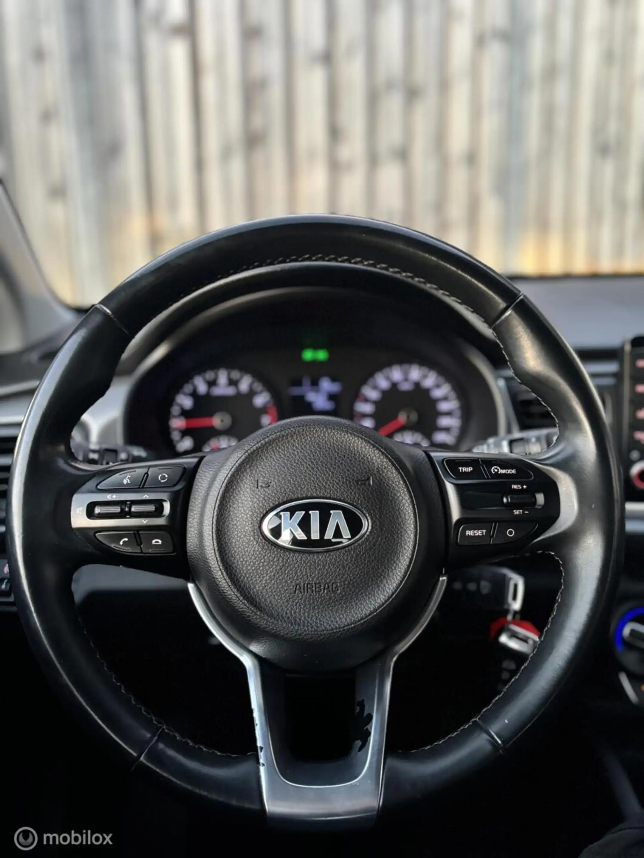 Kia Rio 1.0 TGDI ComfortPlusLine Navigator/ CARPLAY/CRUISE — photo 18