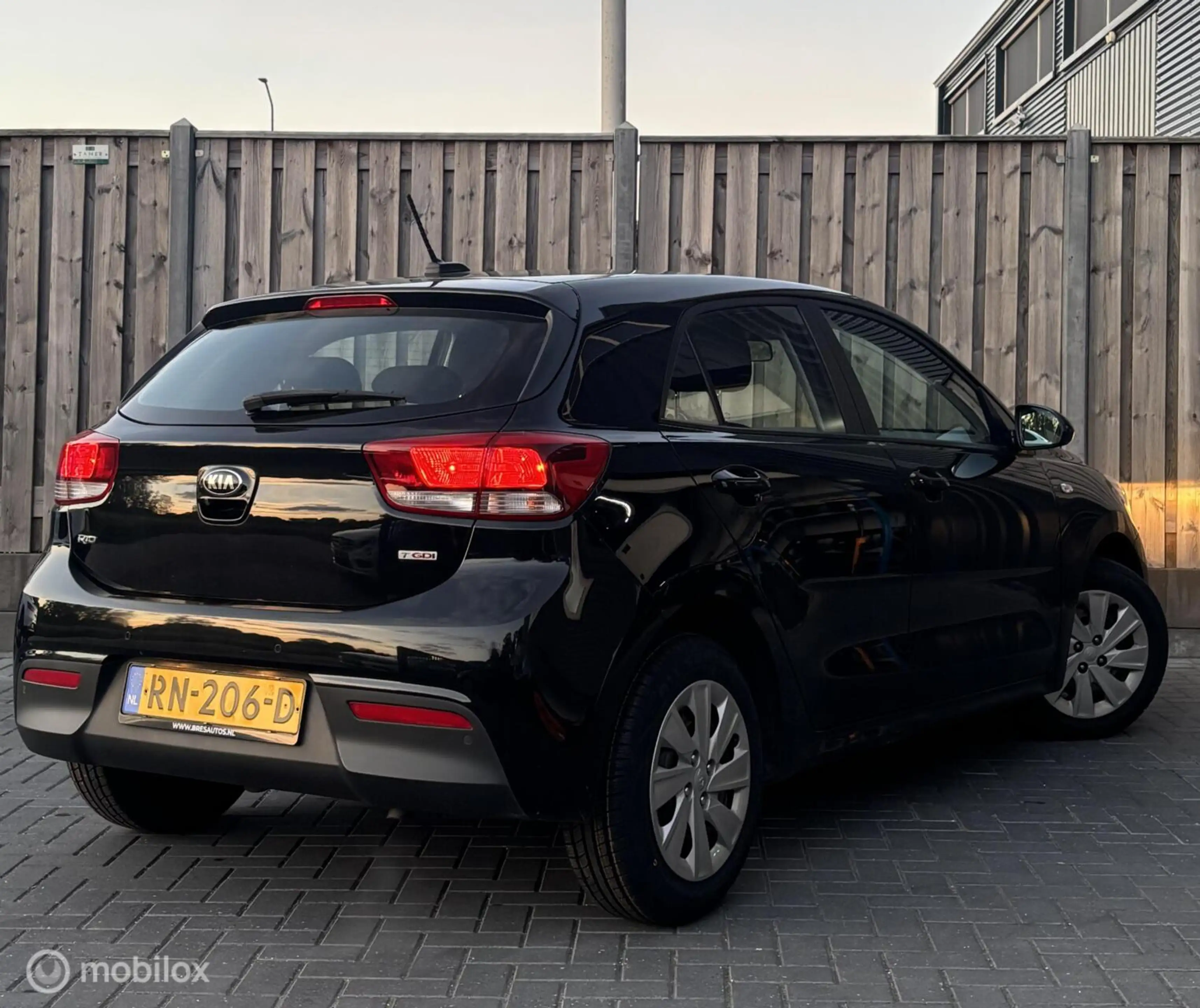 Kia Rio 1.0 TGDI ComfortPlusLine Navigator/ CARPLAY/CRUISE — photo 3