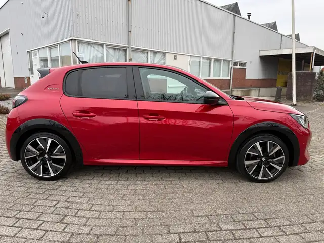 Peugeot 208 view 10