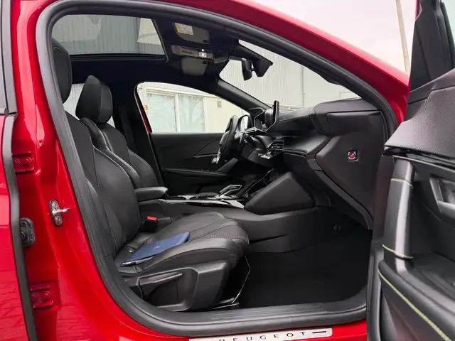 Peugeot 208 view 14