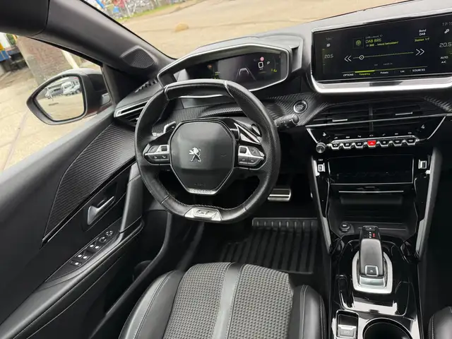 Peugeot 208 view 16