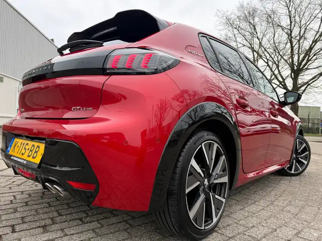 Peugeot 208 view 6
