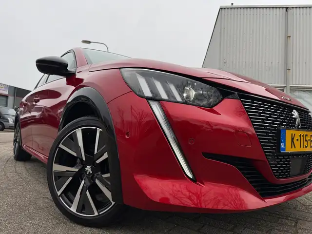 Peugeot 208 view 7