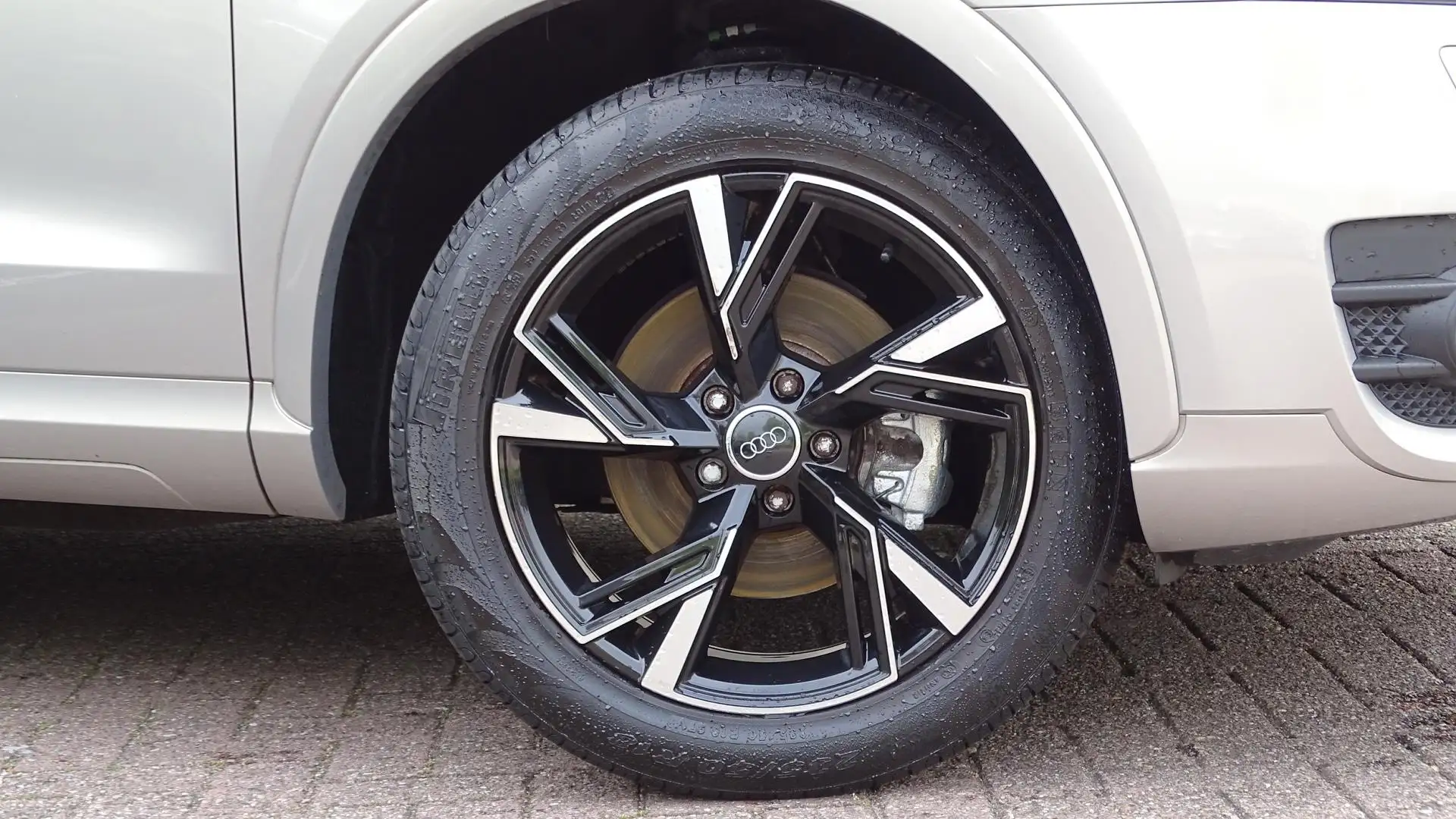 Audi Q3 2.0 TFSI quattro S Edition, Audi Exclusive Kleur P Amarillo - 2