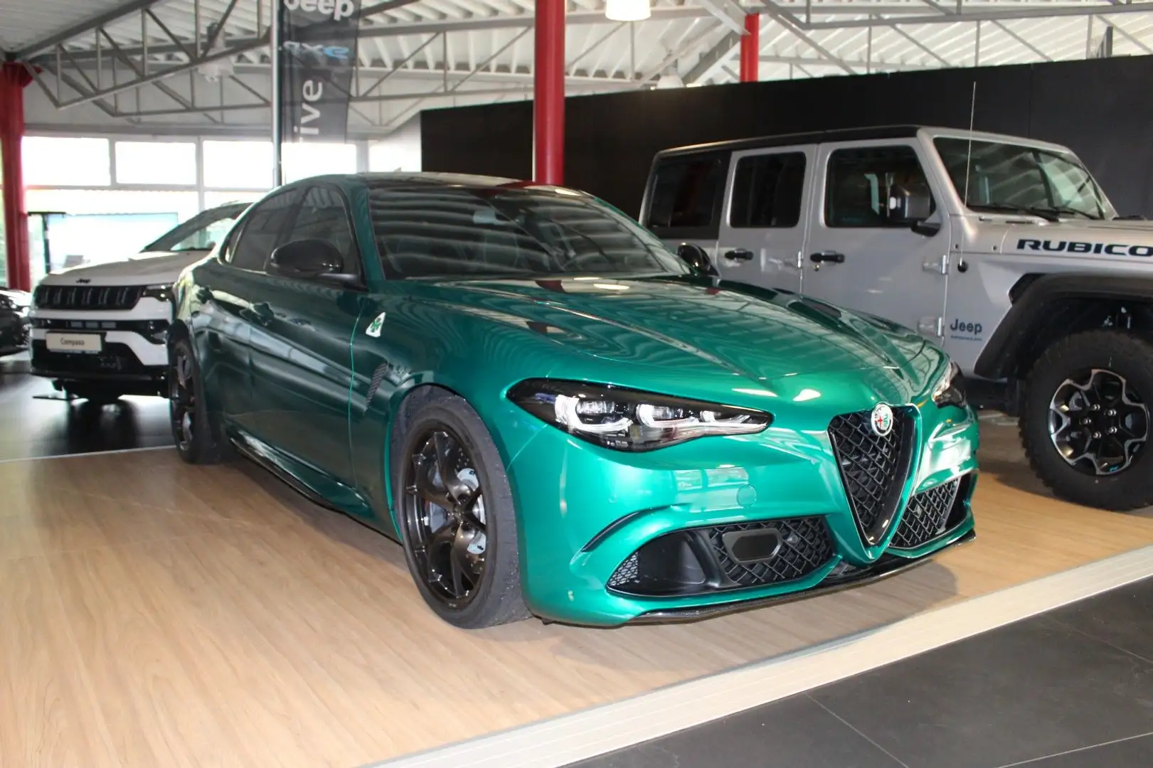 Alfa Romeo Giulia Quadrifoglio SPARCO/CARBON/AKRAPOVIC Vert - 2