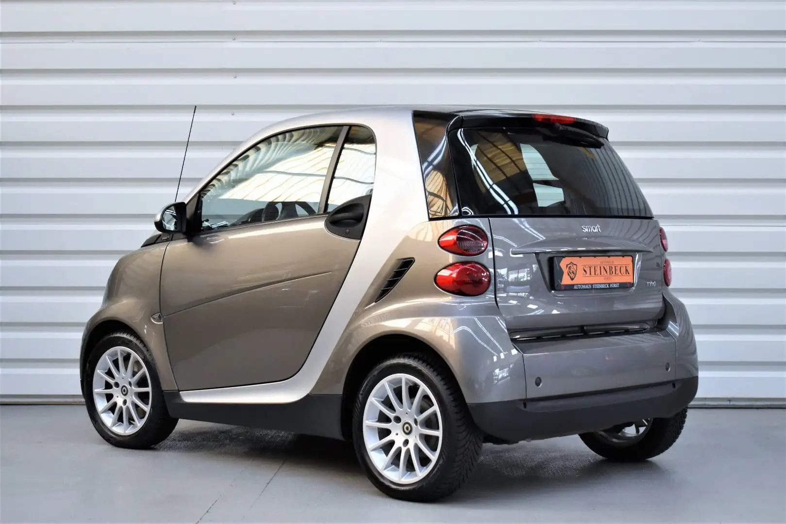 smart forTwo coupe Micro Hybrid Drive+Navi+SHZ Grau - 2