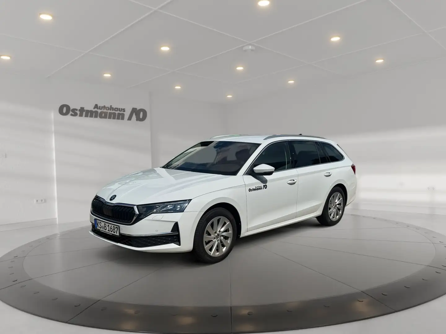 Skoda Octavia Combi 1.5 eTSI Selection Matrix Weiß - 1
