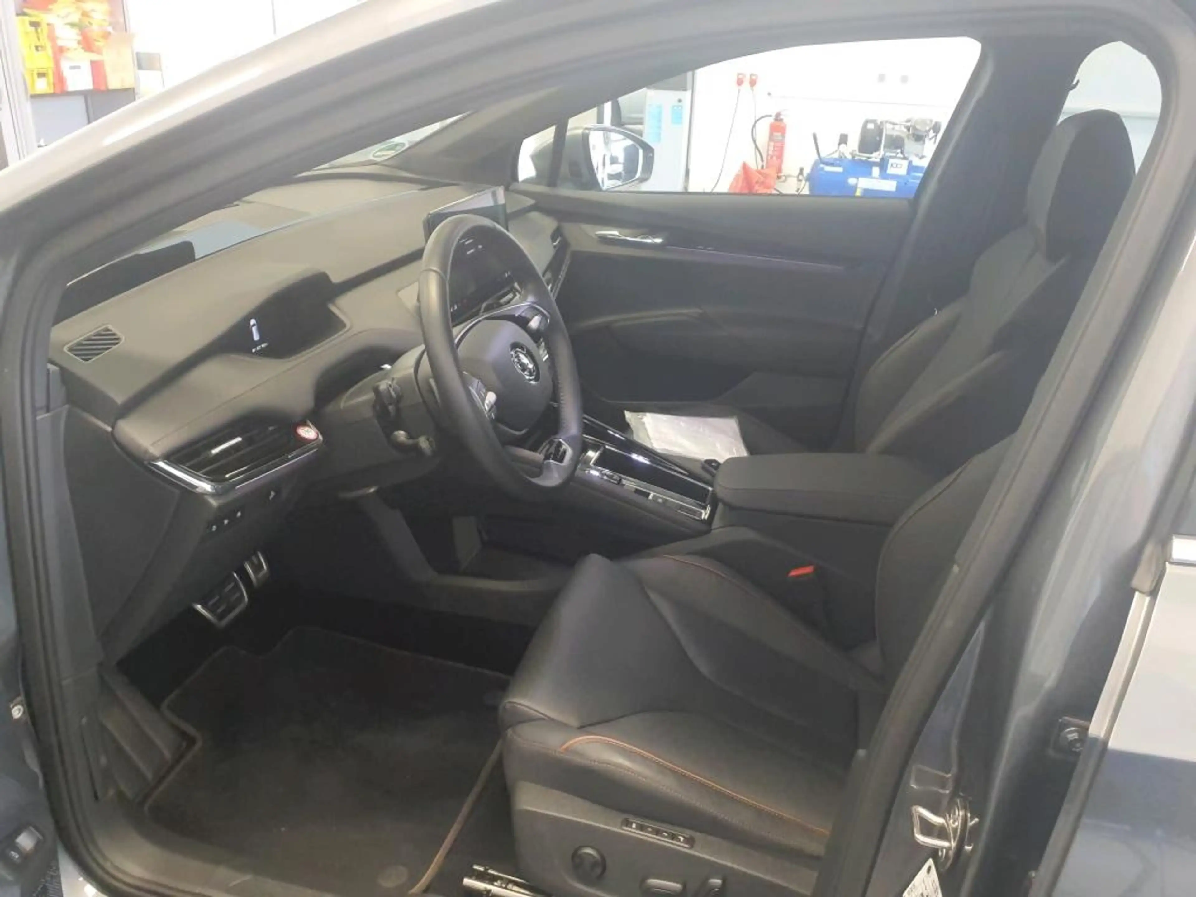 Skoda Enyaq iV 85x L&K +WÄPU +AHK +360° +CANTON +MATRIX +HuD — photo 7