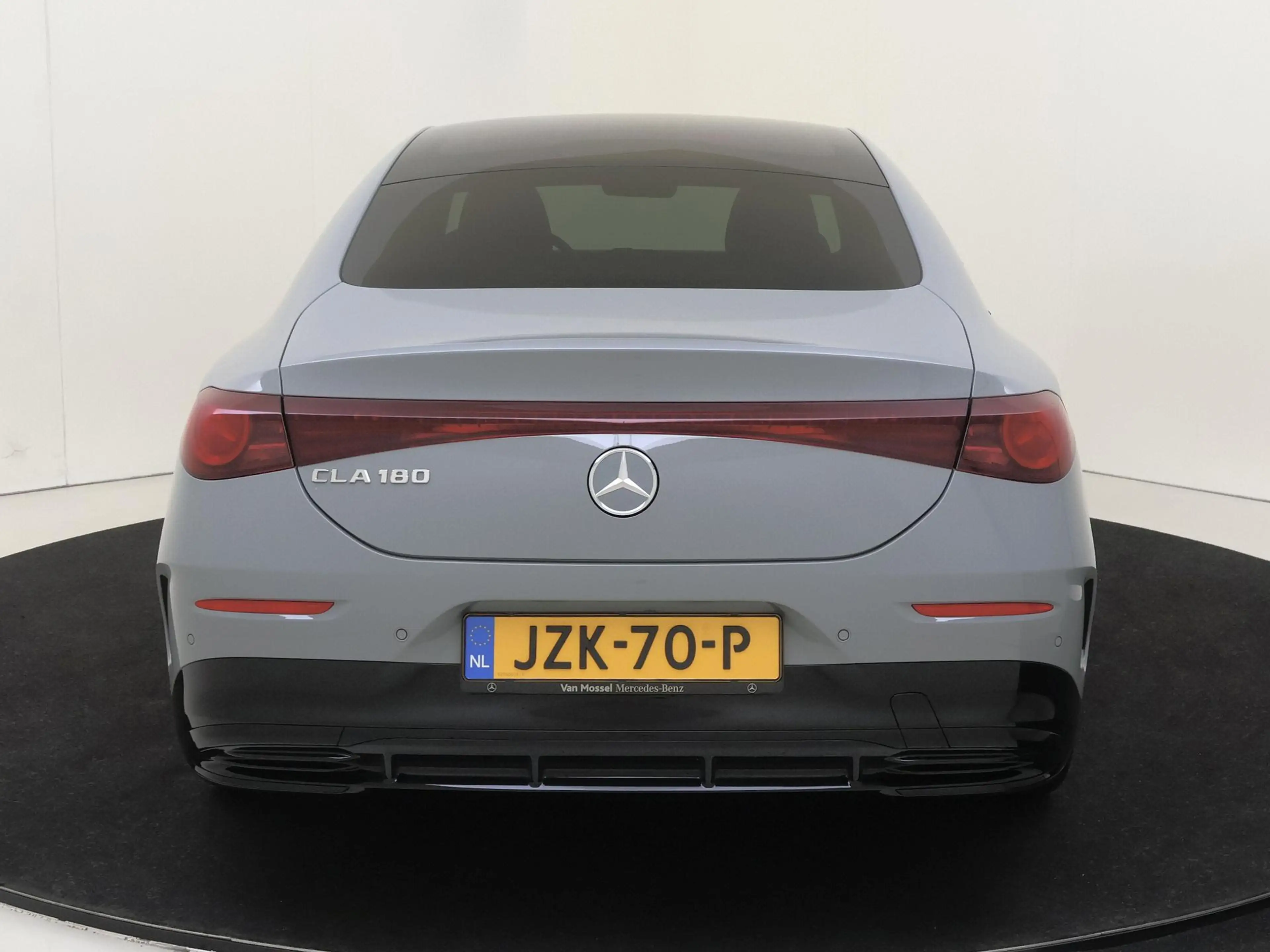 Mercedes-Benz CLA 180 Business Solution AMG — photo 7