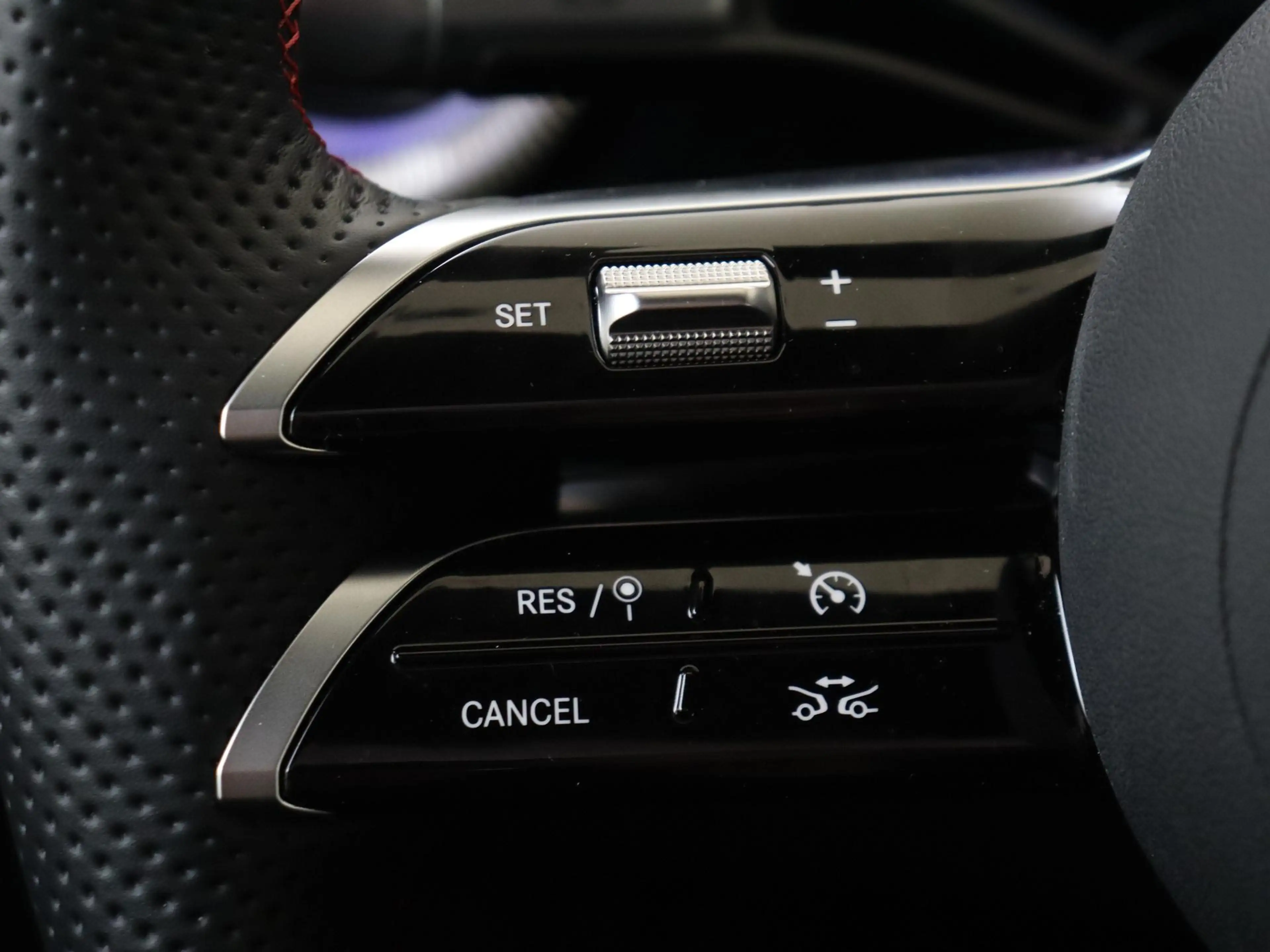 Mercedes-Benz CLA 180 Business Solution AMG — photo 14