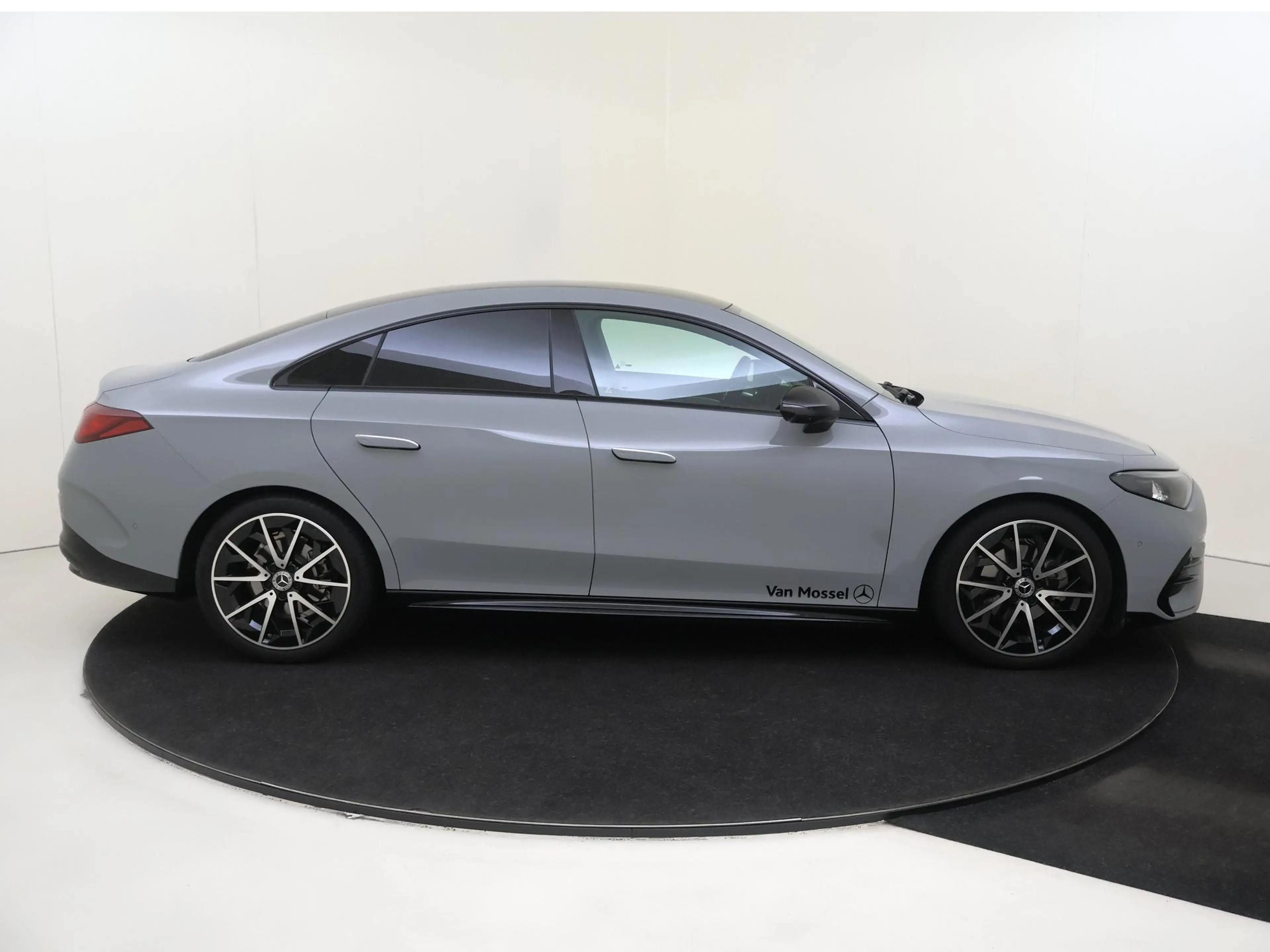 Mercedes-Benz CLA 180 Business Solution AMG — photo 9
