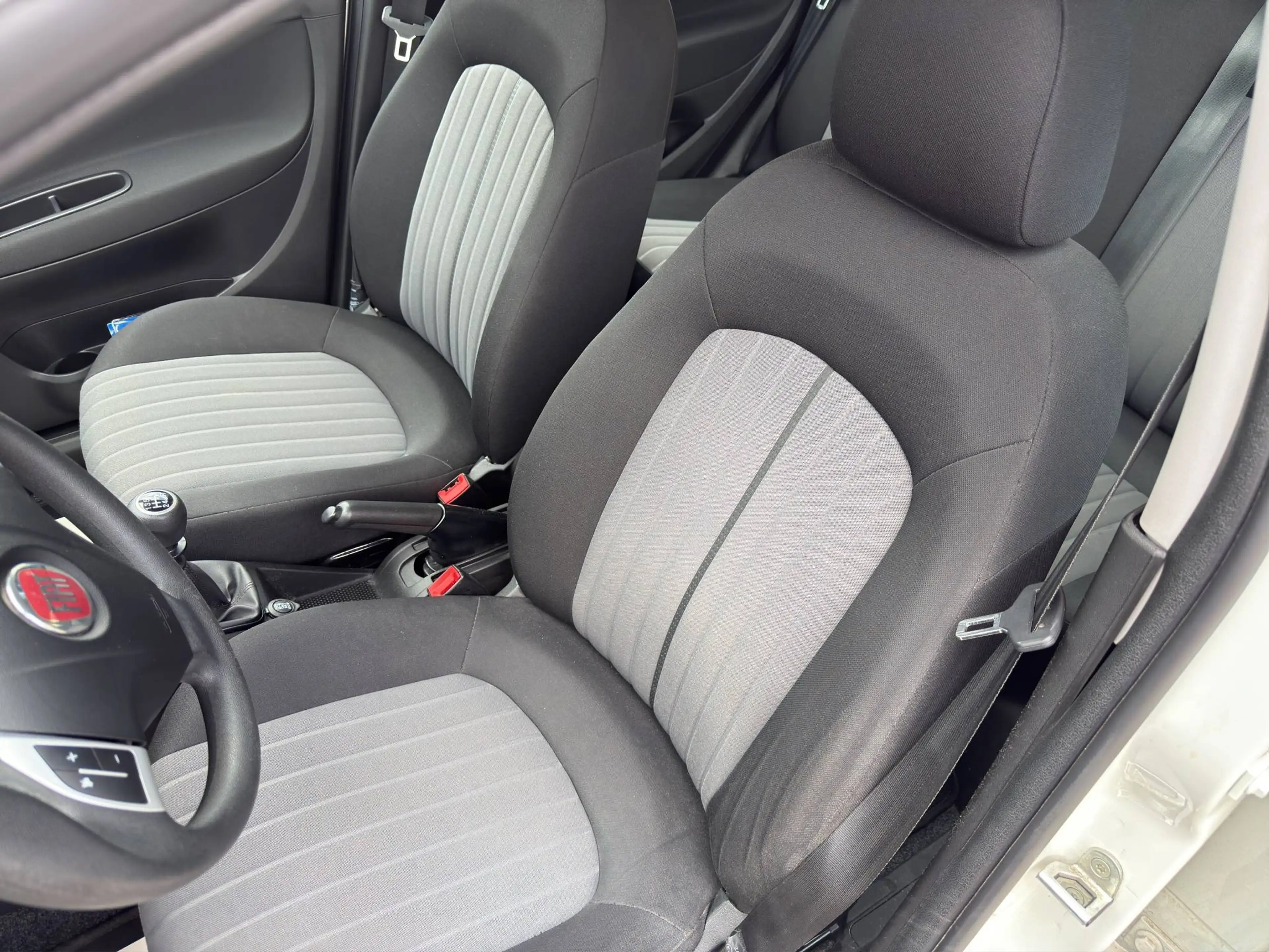Fiat Punto Punto M. Y - EASY BZ 1.2 69 CV 5P — photo 15