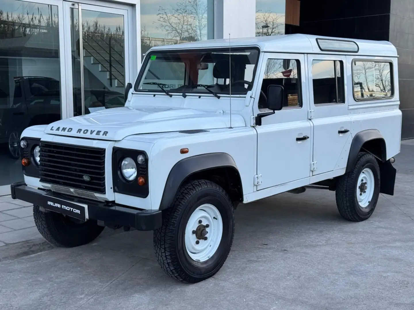 Land Rover Defender 110 SW E Blanco - 2