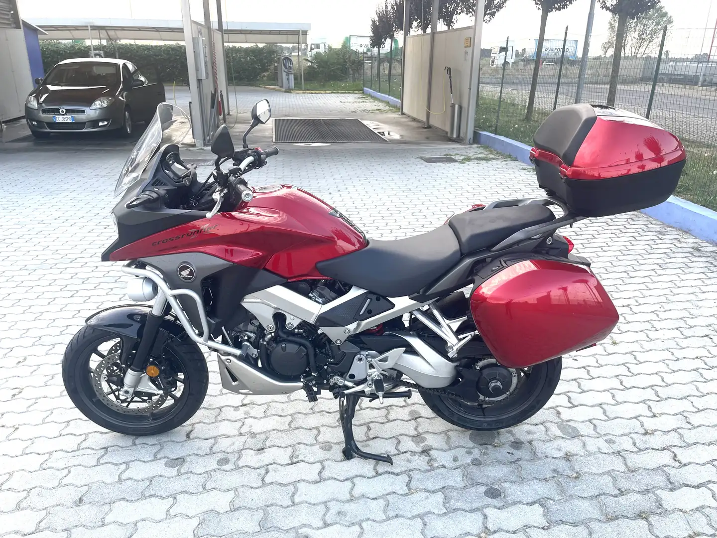 Honda Crossrunner ABS Travel Edition 2015 782cc Kırmızı - 1