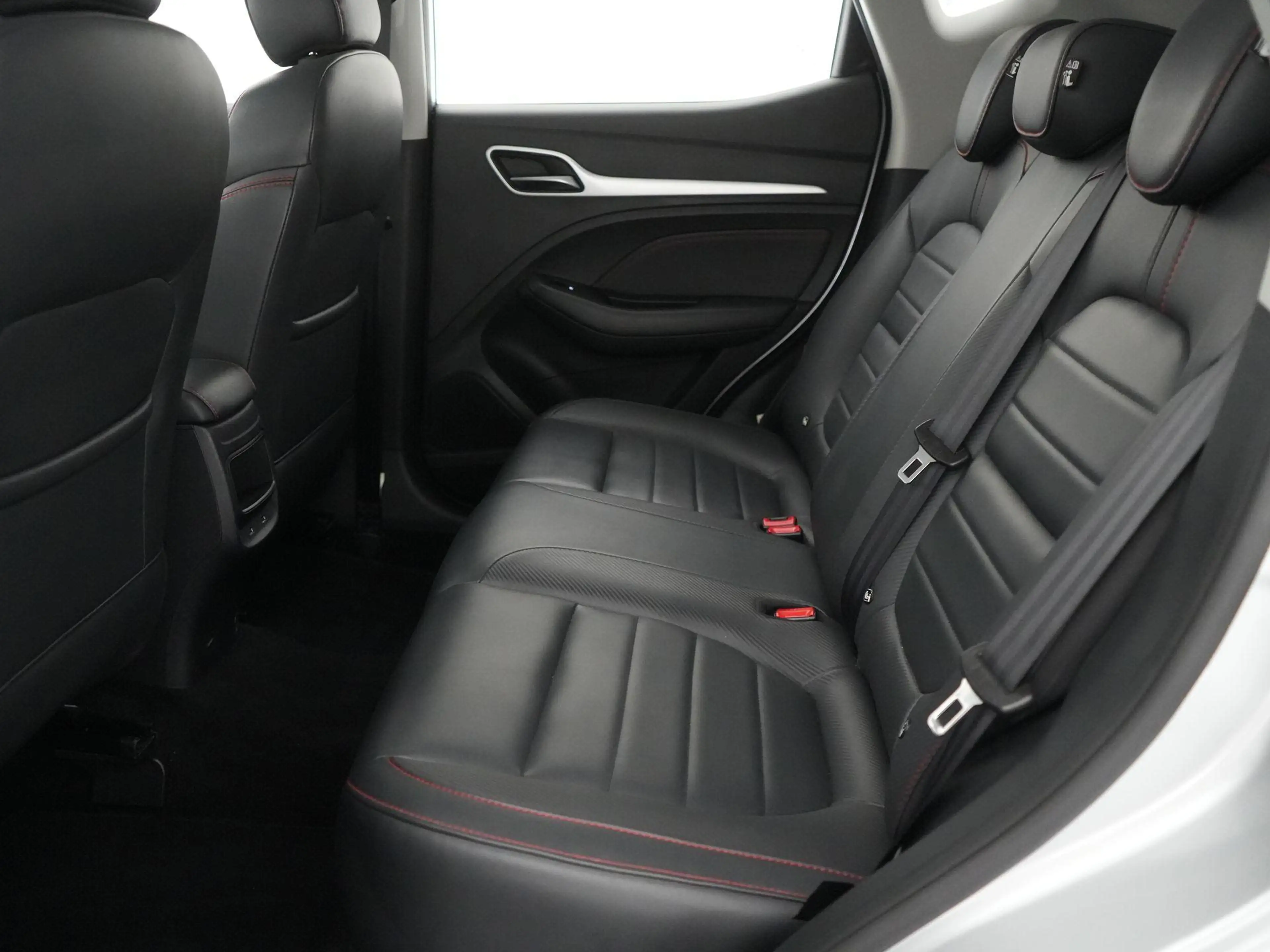 MG ZS ice Luxury vol leder interieur - zetel verwarming — photo 15