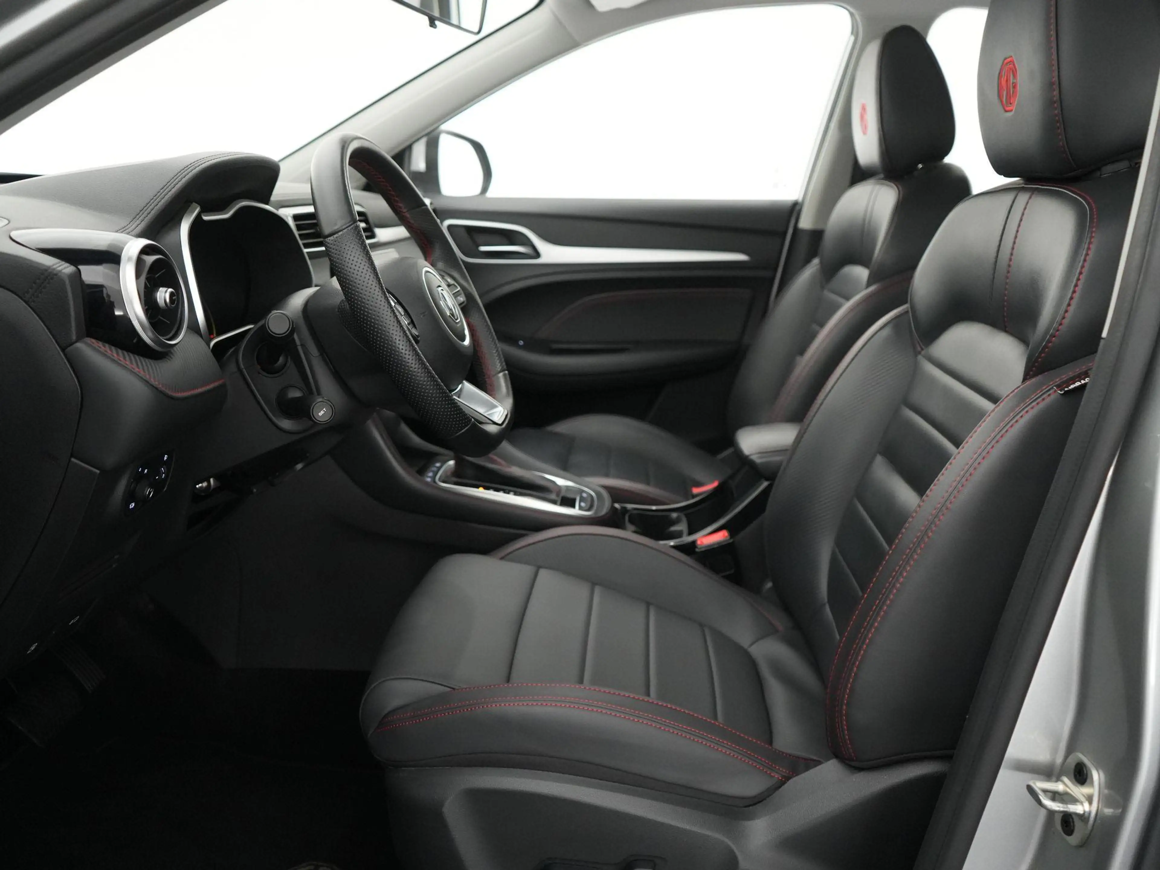 MG ZS ice Luxury vol leder interieur - zetel verwarming — photo 11