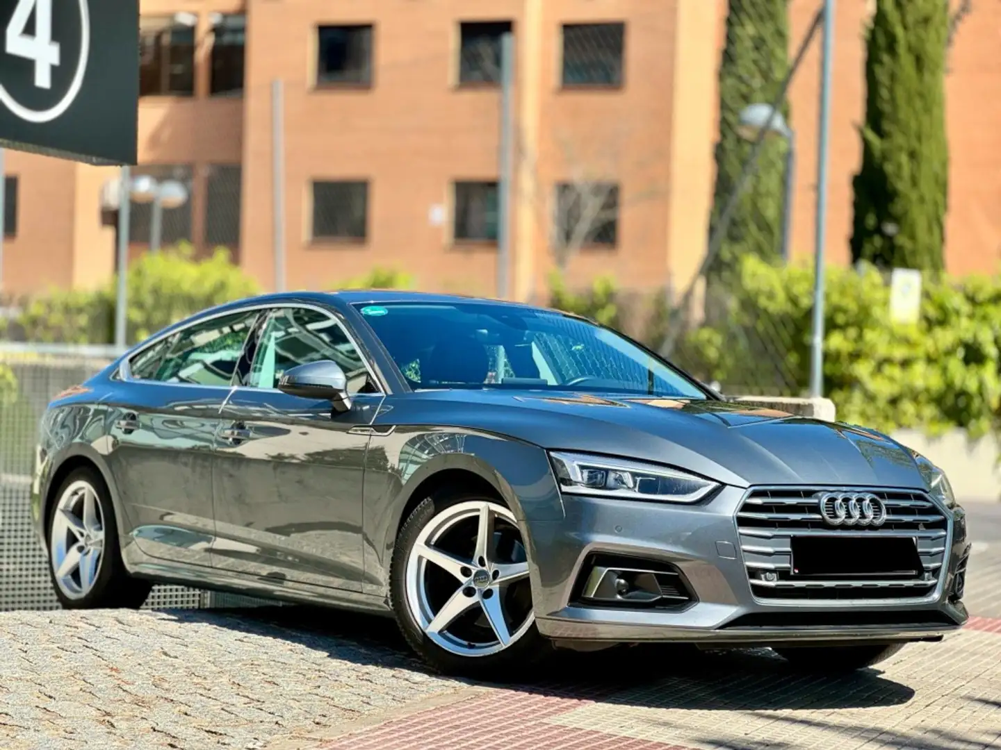 Audi A5 Sportback 35 TFSI Black line S tronic 110kW Gris - 2