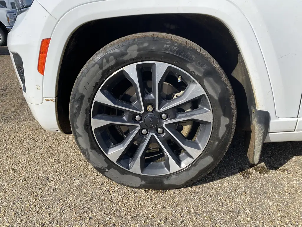 2022 Jeep Grand Cherokee L Overland — photo 4