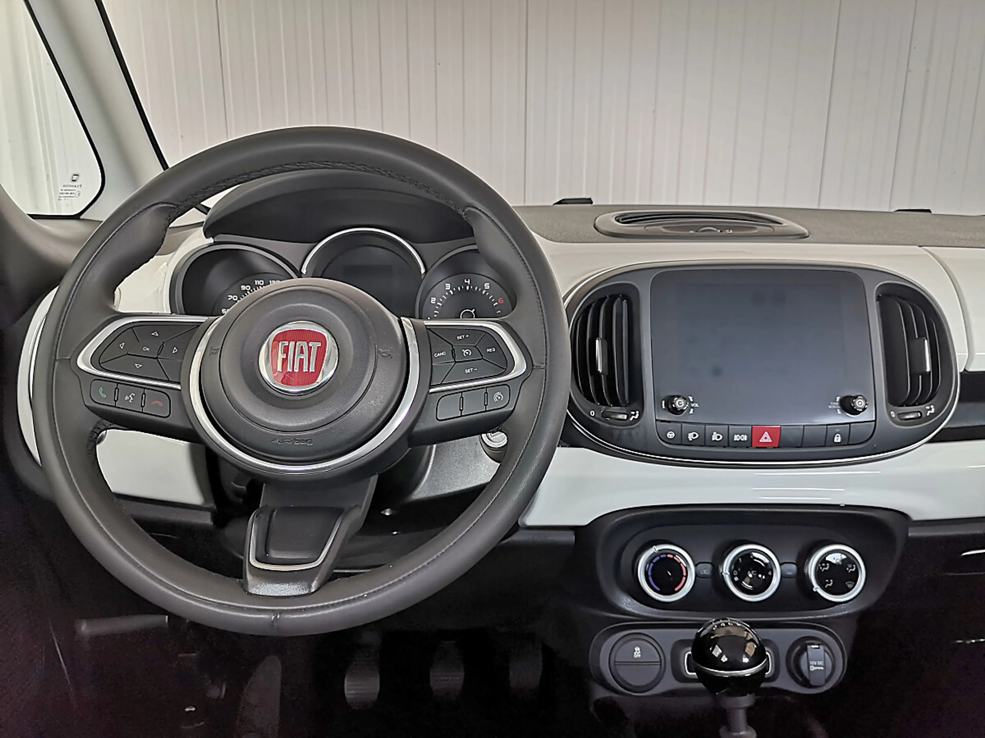 Fiat 500L 1,4 95 Mirror "NAVI" — photo 13