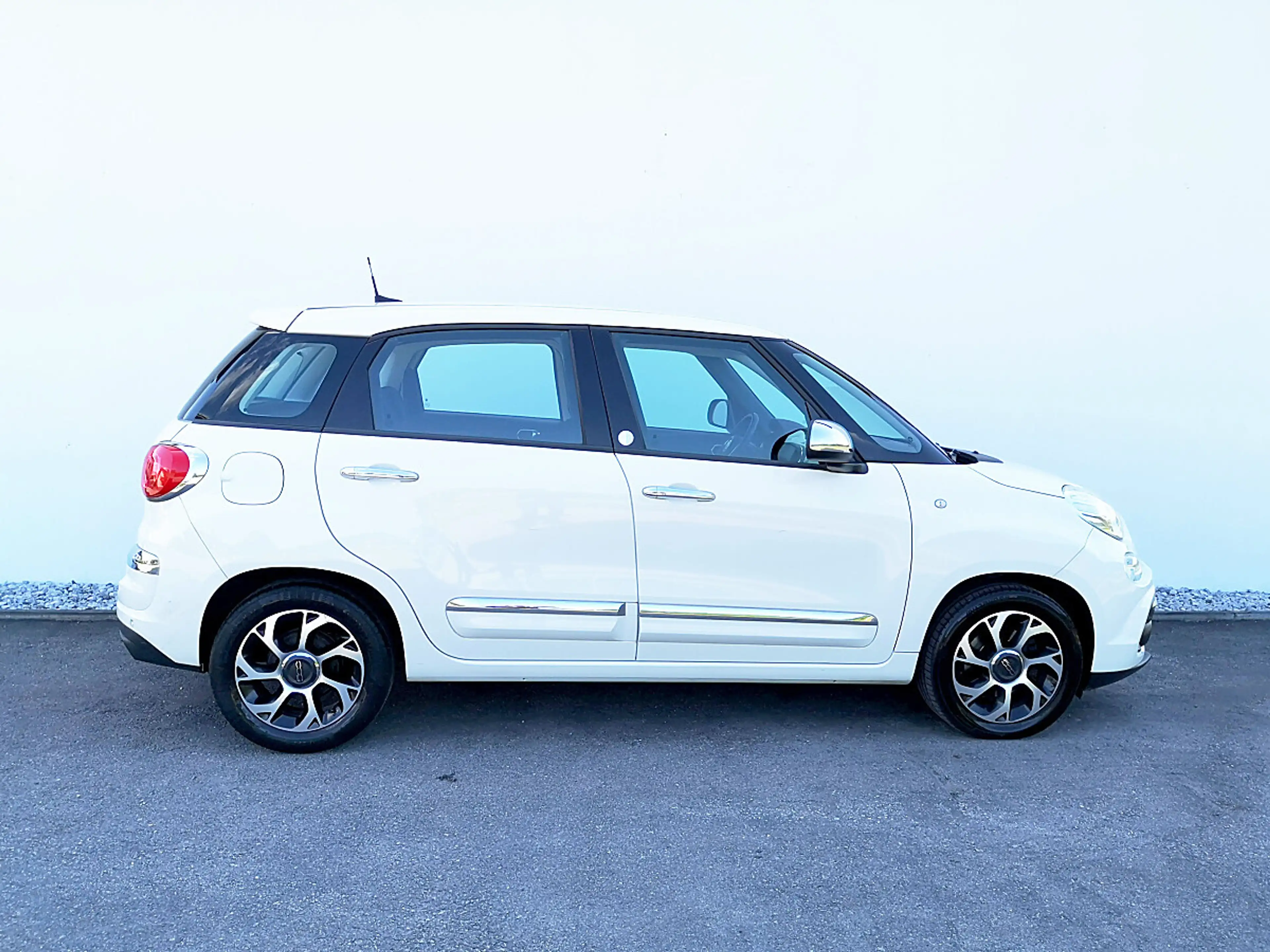 Fiat 500L 1,4 95 Mirror "NAVI" — photo 9