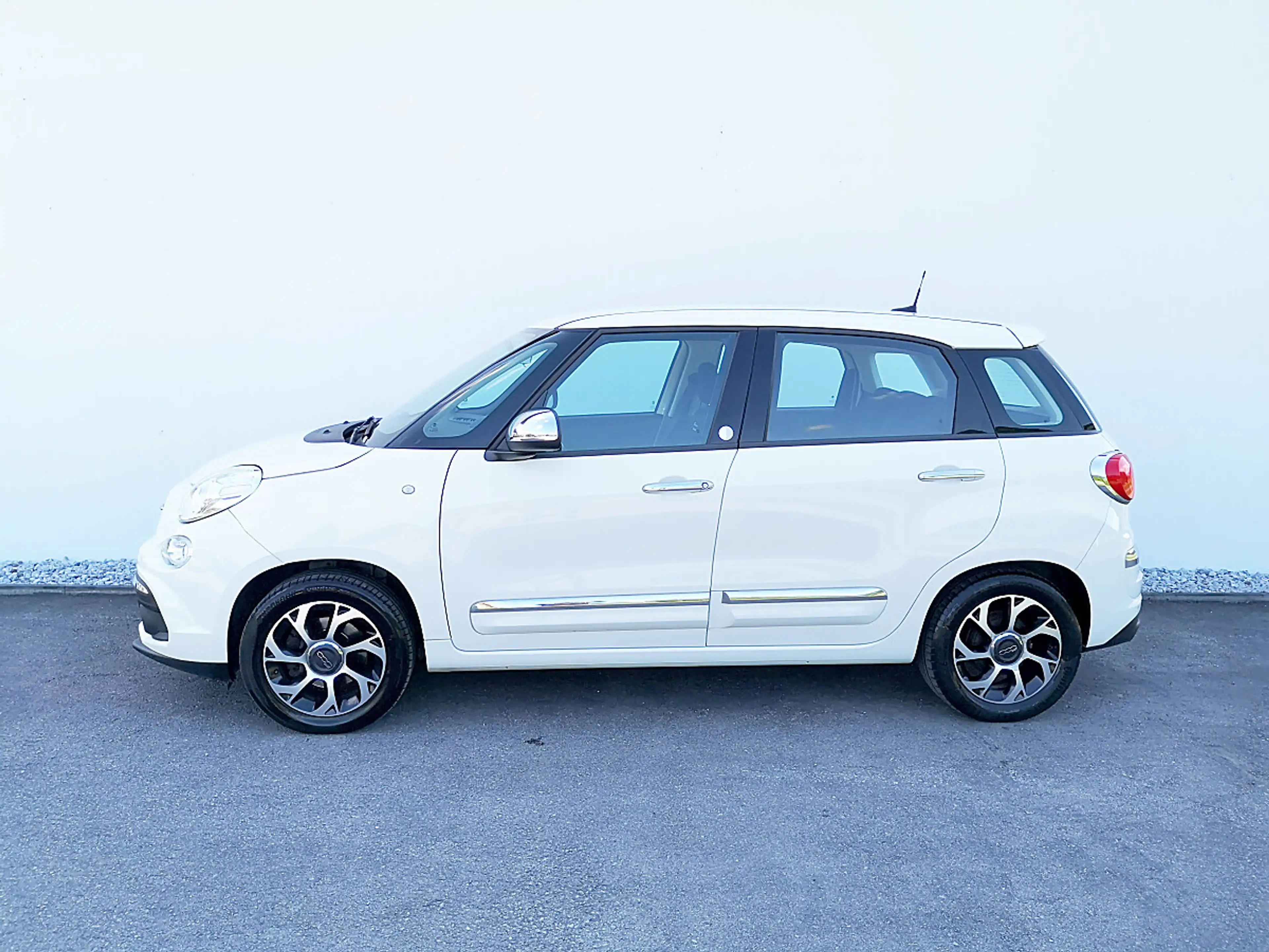 Fiat 500L 1,4 95 Mirror "NAVI" — photo 6