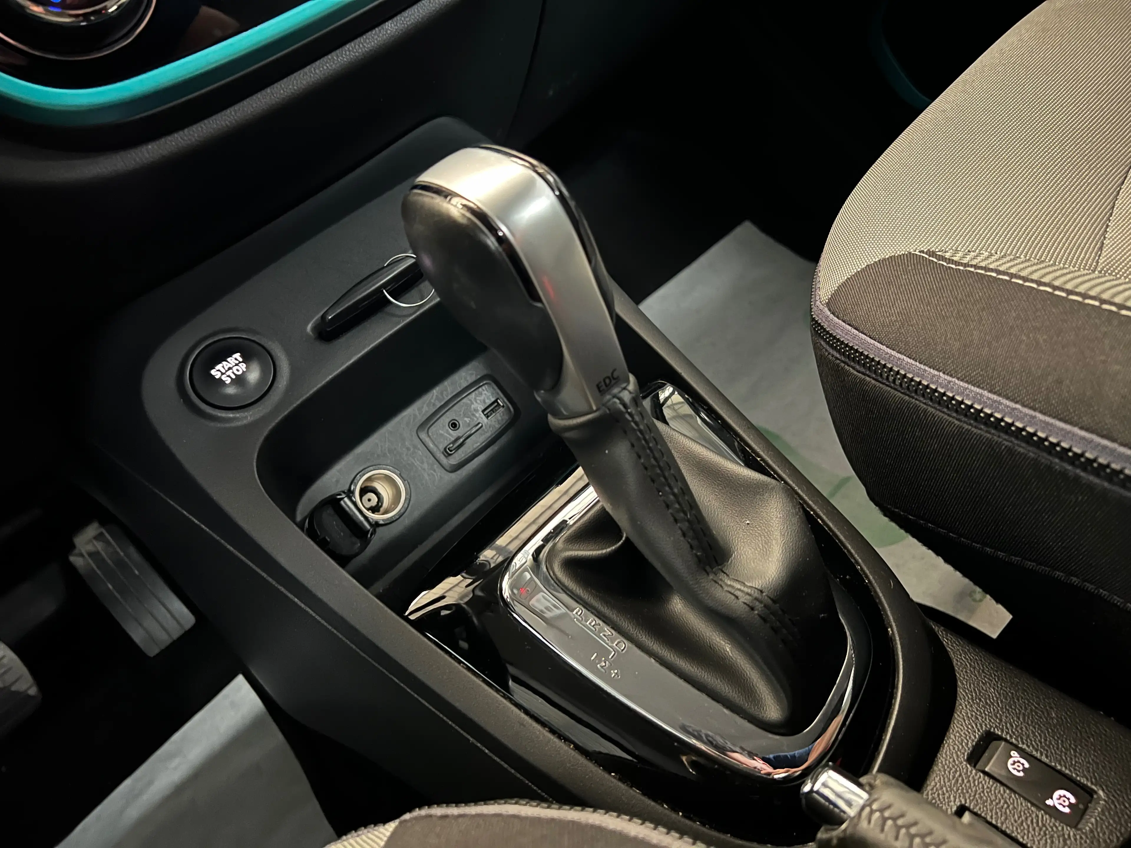 Renault Captur 1.2i TCE - MOTEUR À CHAÎNE - FULL OPTION - BOÎTE AUTOMATIQUE - 12 MOIS GARANTIE !! — photo 12