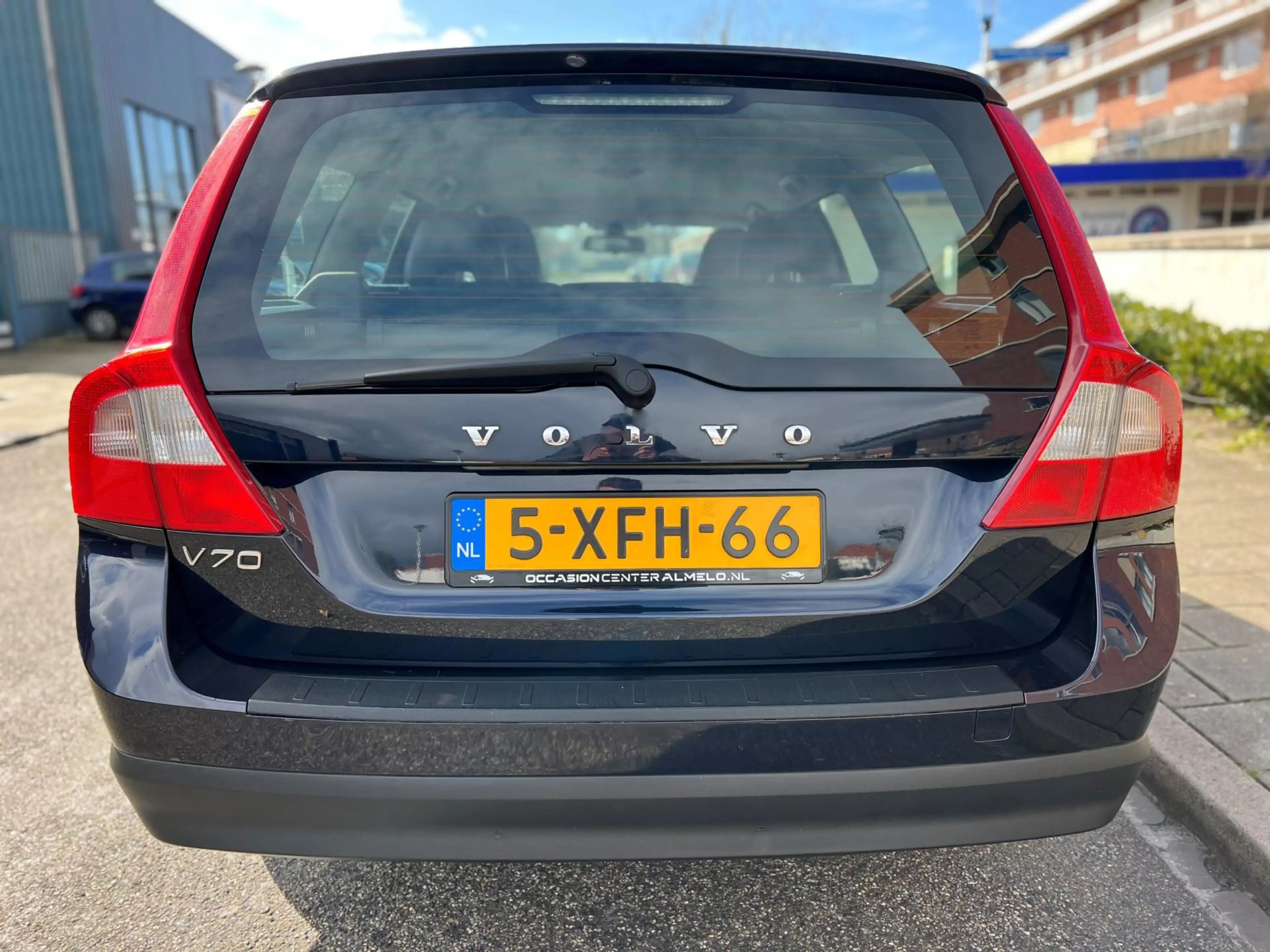 Volvo V70 2.5T Momentum AUT /Airco/Cruise/LMV/Elek. Pakket — photo 4