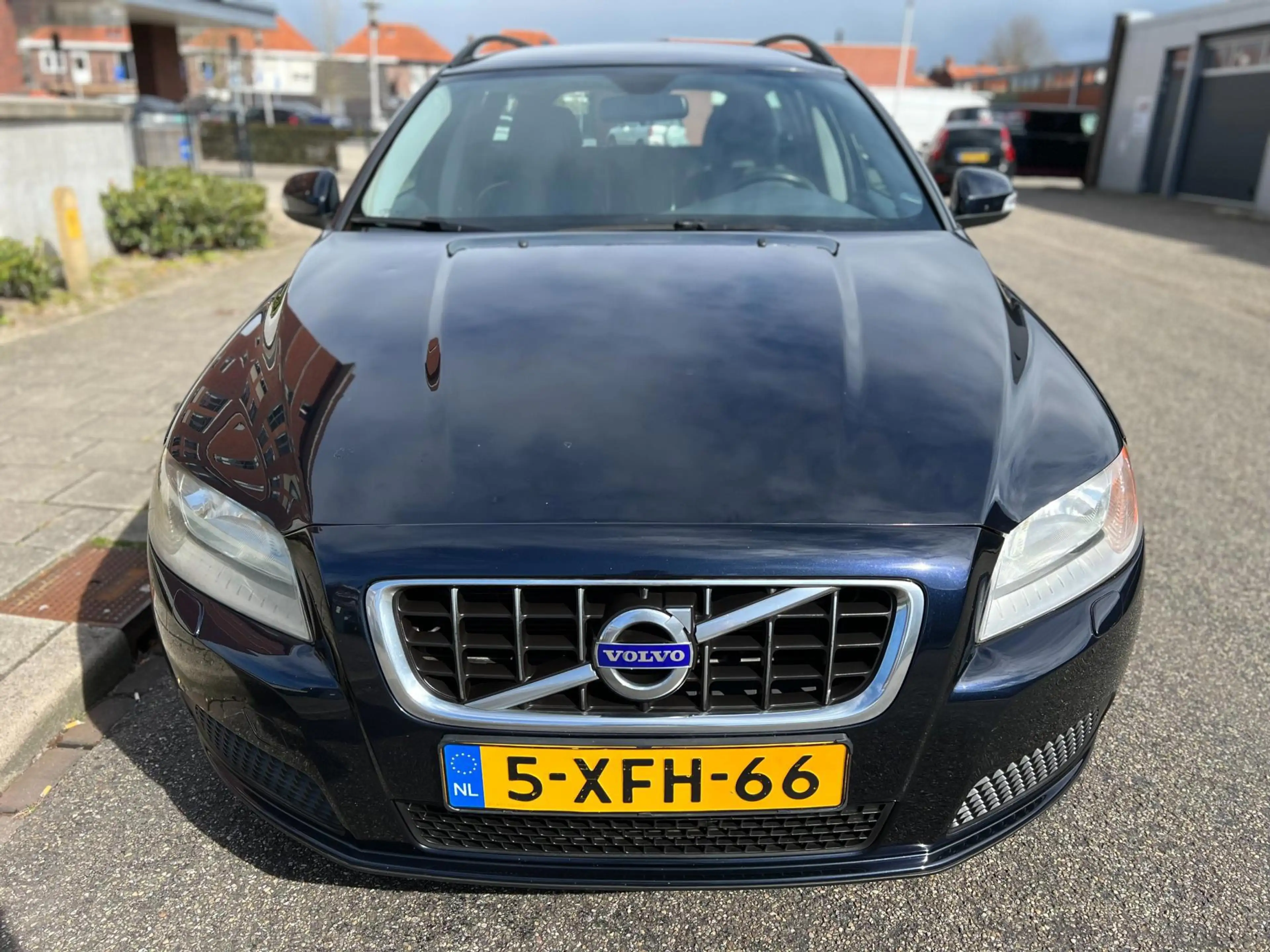 Volvo V70 2.5T Momentum AUT /Airco/Cruise/LMV/Elek. Pakket — photo 8