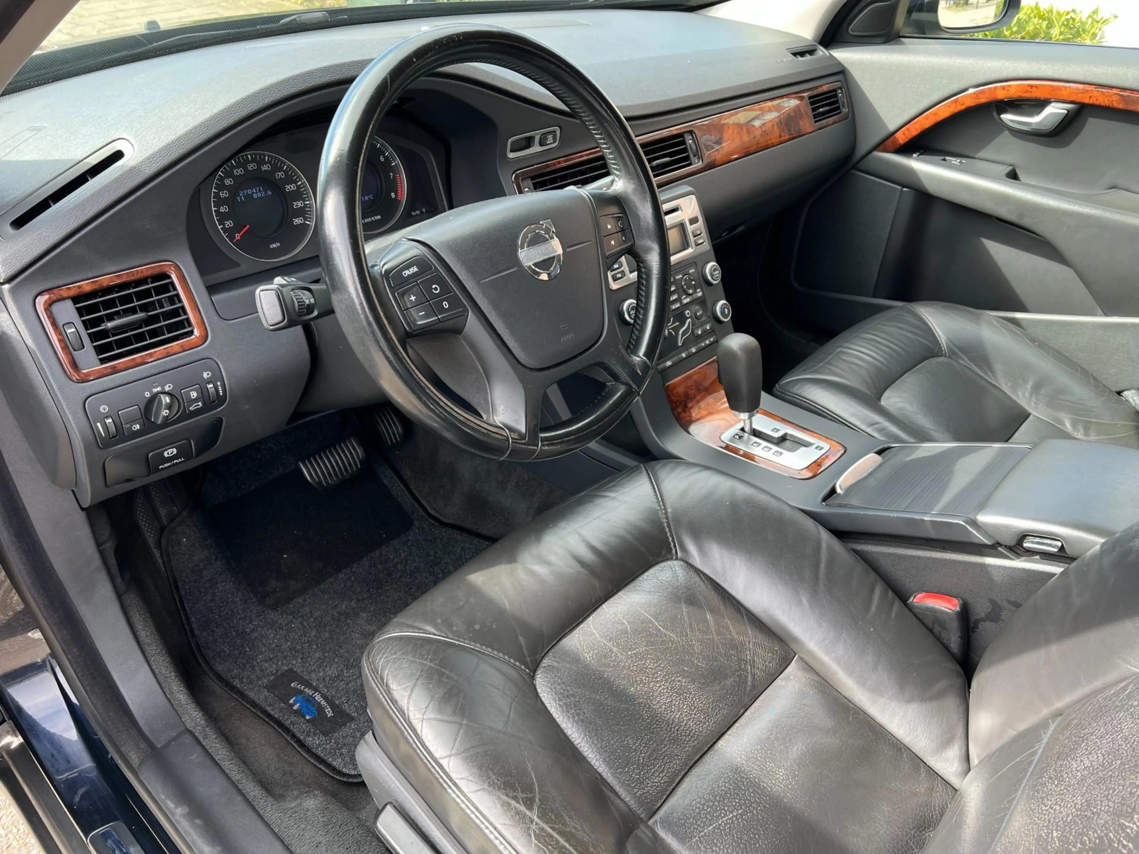 Volvo V70 2.5T Momentum AUT /Airco/Cruise/LMV/Elek. Pakket — photo 12