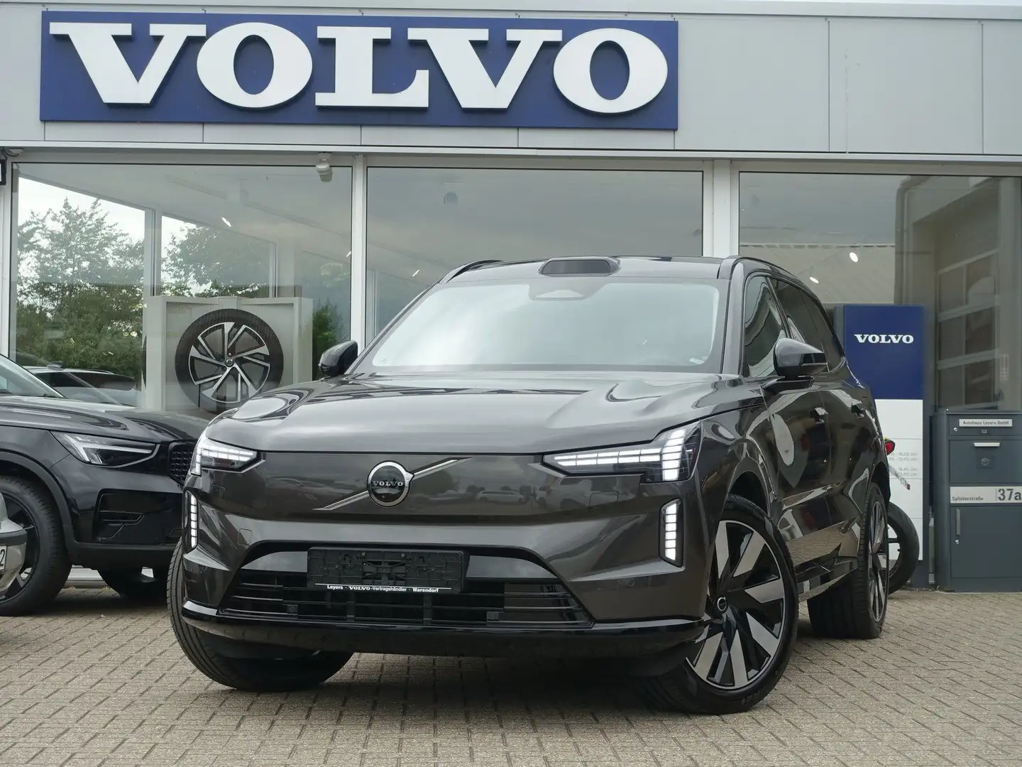 Volvo EX90 Plus Twin Motor 7 Sitze PANO/KAMERA Grau - 1