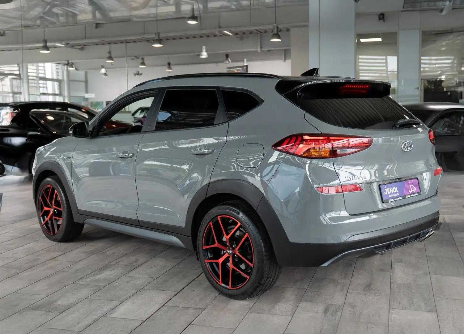 Hyundai TUCSON N Line 4WD AUTOM./PANO/NAVI/AHK/DAB+ Grijs - 2